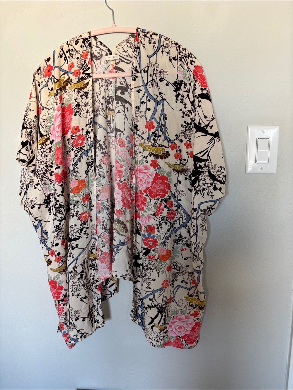 En Creme Floral Kimono Jacket in Cream with Pink & Coral Blooms